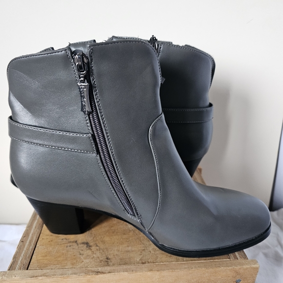 B Freshica Womens Ankle Boot New w/o box Gray Cuban Heel Zippers Almond Toe 10M - Picture 8 of 15